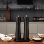 Minimalistic Black Pepper&Salt Grinder Set