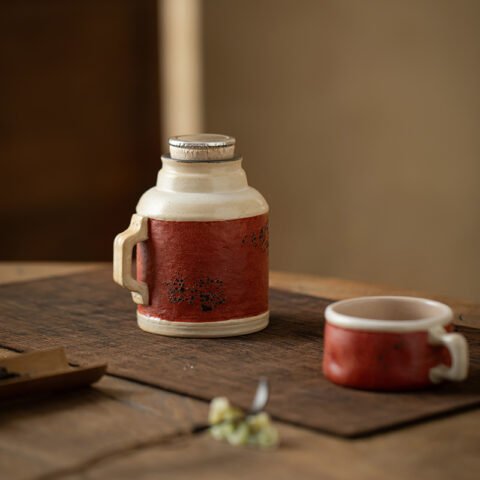 Clay Teapot with Vermilion Lacquer