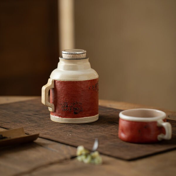 Clay Teapot with Vermilion Lacquer