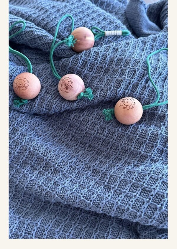 5pcs Cedar Wood Closet Ball Set – Natural Moth Repellent & Wardrobe Freshener